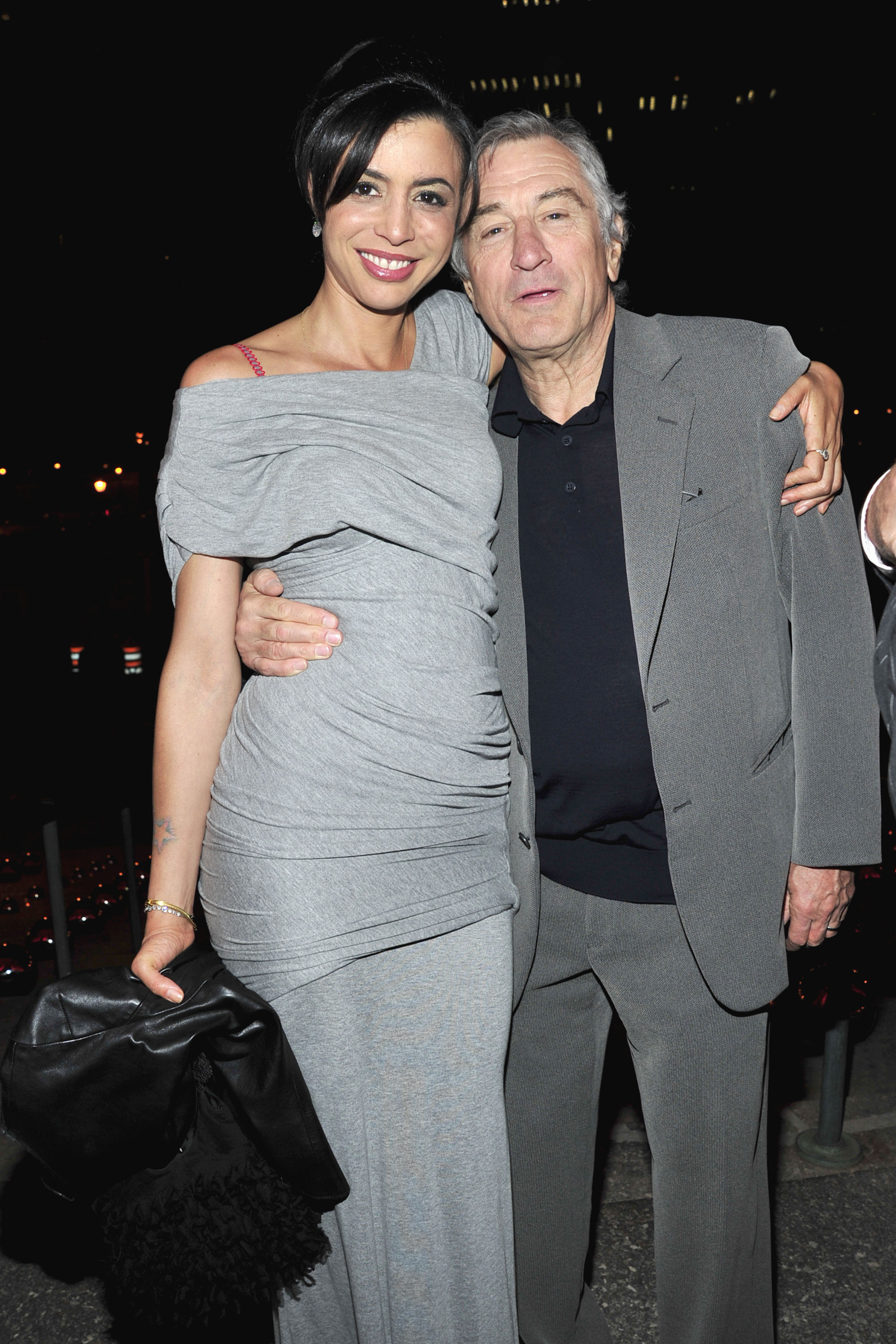 Drena und Robert De Niro auf dem Vanity Fair Tribeca Film Festival 2010 | Quelle: Getty Images