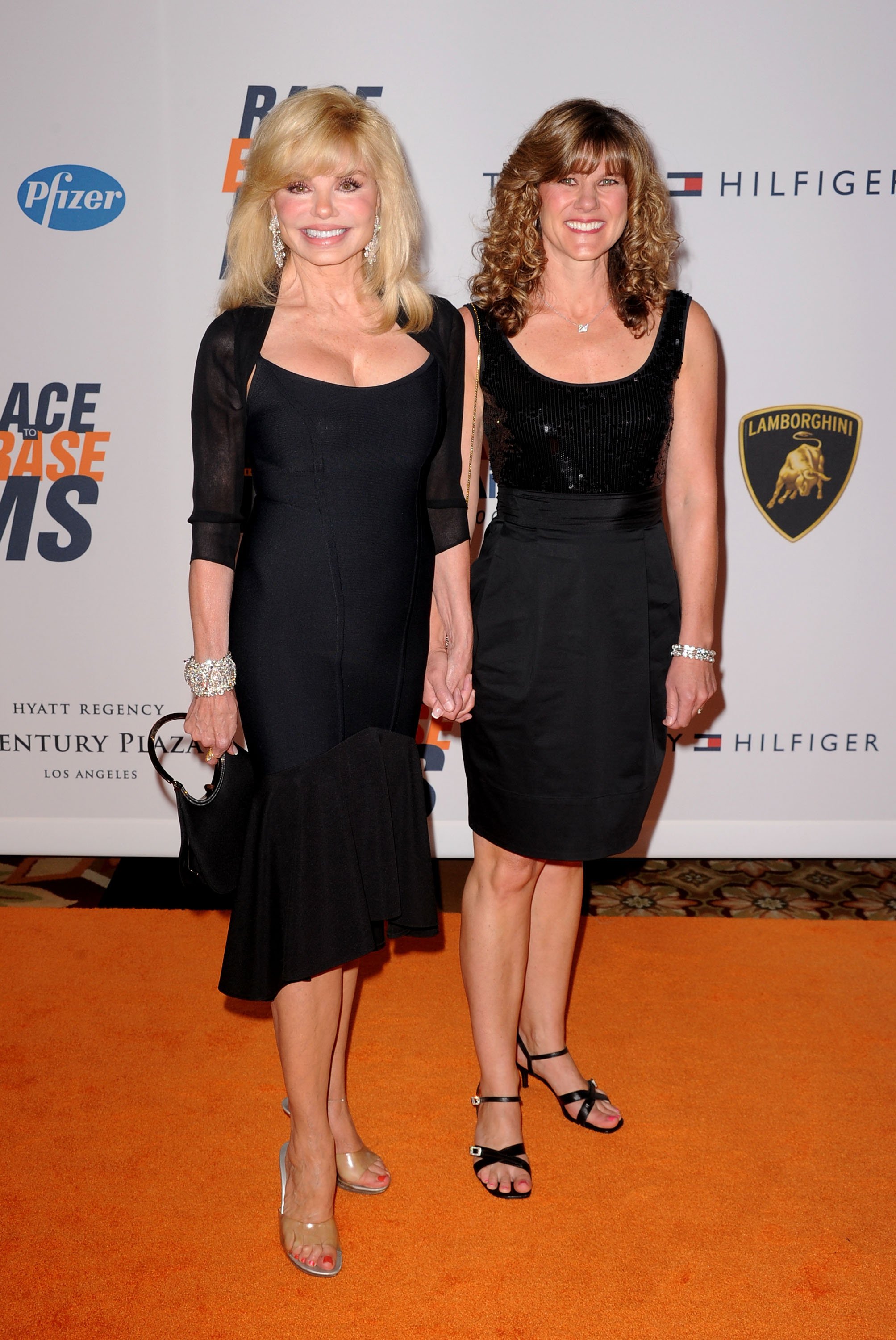 Loni Anderson and daughter Deidra Hoffman at the 17th Annual Race to Erase MS on May 7, 2010 | Photo: GettyImages