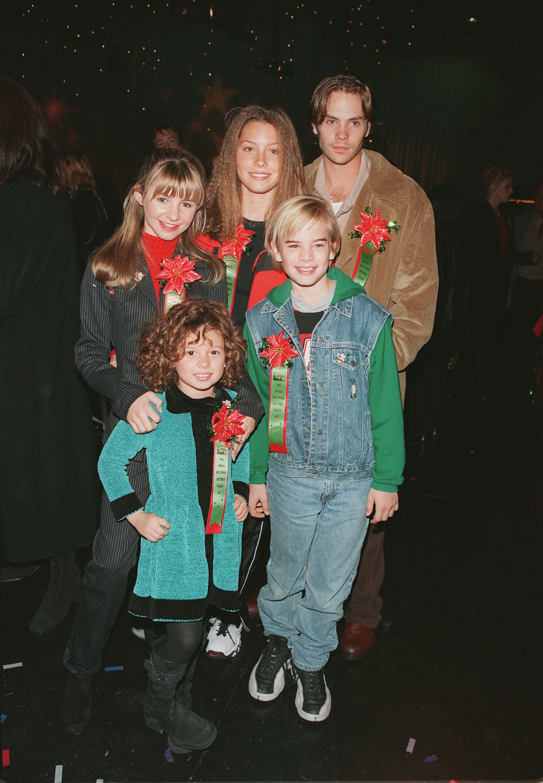 The famous actor with his "7th Heaven" cast mates, circa 1997 | Source: Getty Images