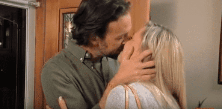 Kate Gosselin sharing her first kiss with Jeff after their dinner date on Kate Plus Date | Photo: YouTube/na dfkafk
