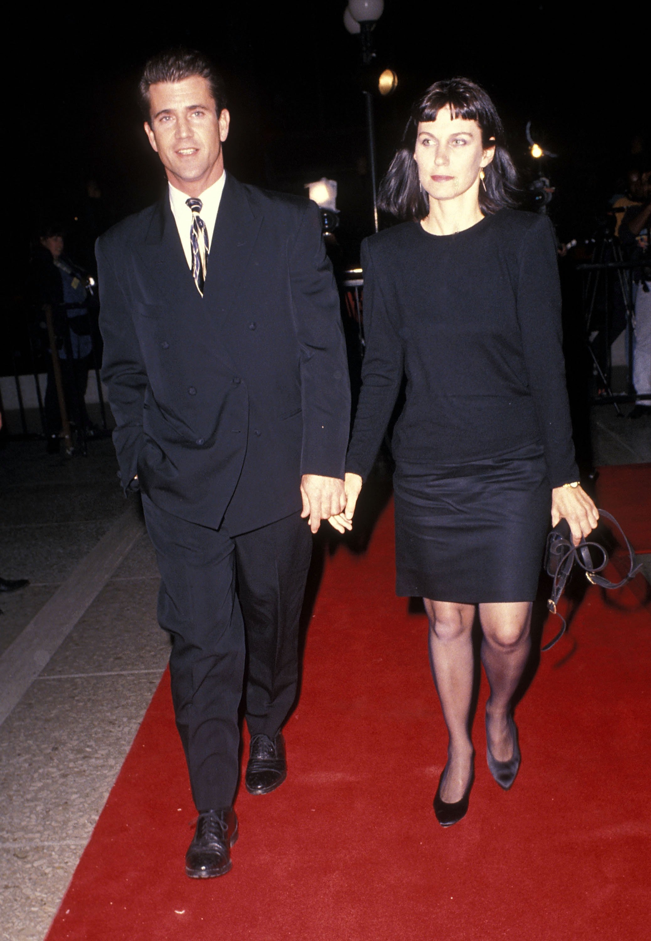 Mel Gibson and Robyn Moore at the "Dances with Wolves" Century City premiere on November 4, 1990, in California | Source: Getty Images