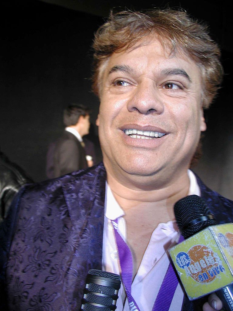 Juan Gabriel en los premios Ritmo Latino, el 18 de octubre de 2001 en el Auditorio Shrine de Los Ángeles, California. | Foto: Getty Images