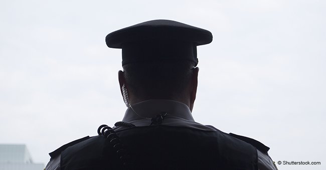 Un officier de police a arrêté une femme âgée pour excès de vitesse