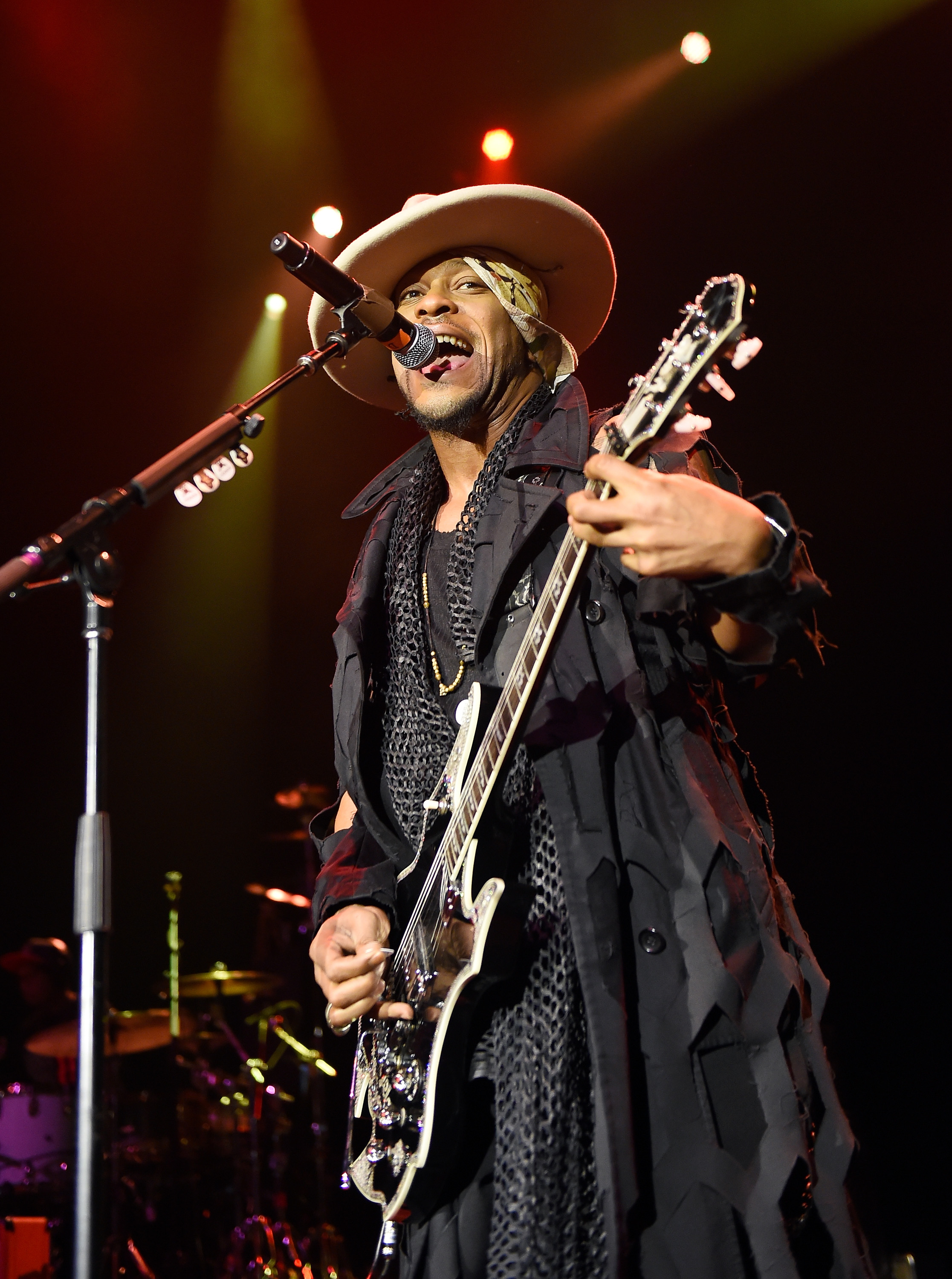 Recording artist D'Angelo performs at The Chelsea at The Cosmopolitan of Las Vegas on August 21, 2015. | Source: Getty Images