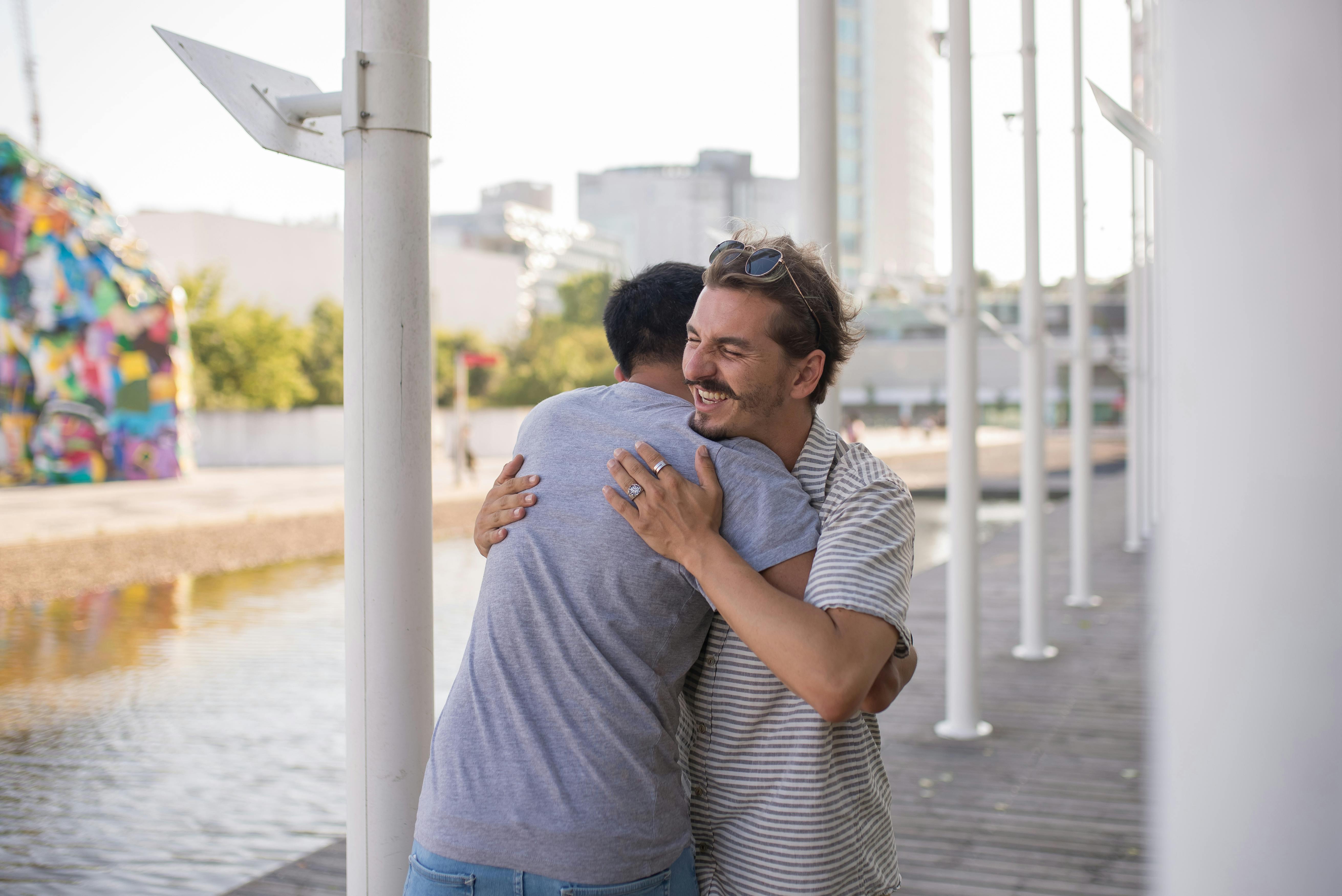 Two men hugging | Source: Pexels