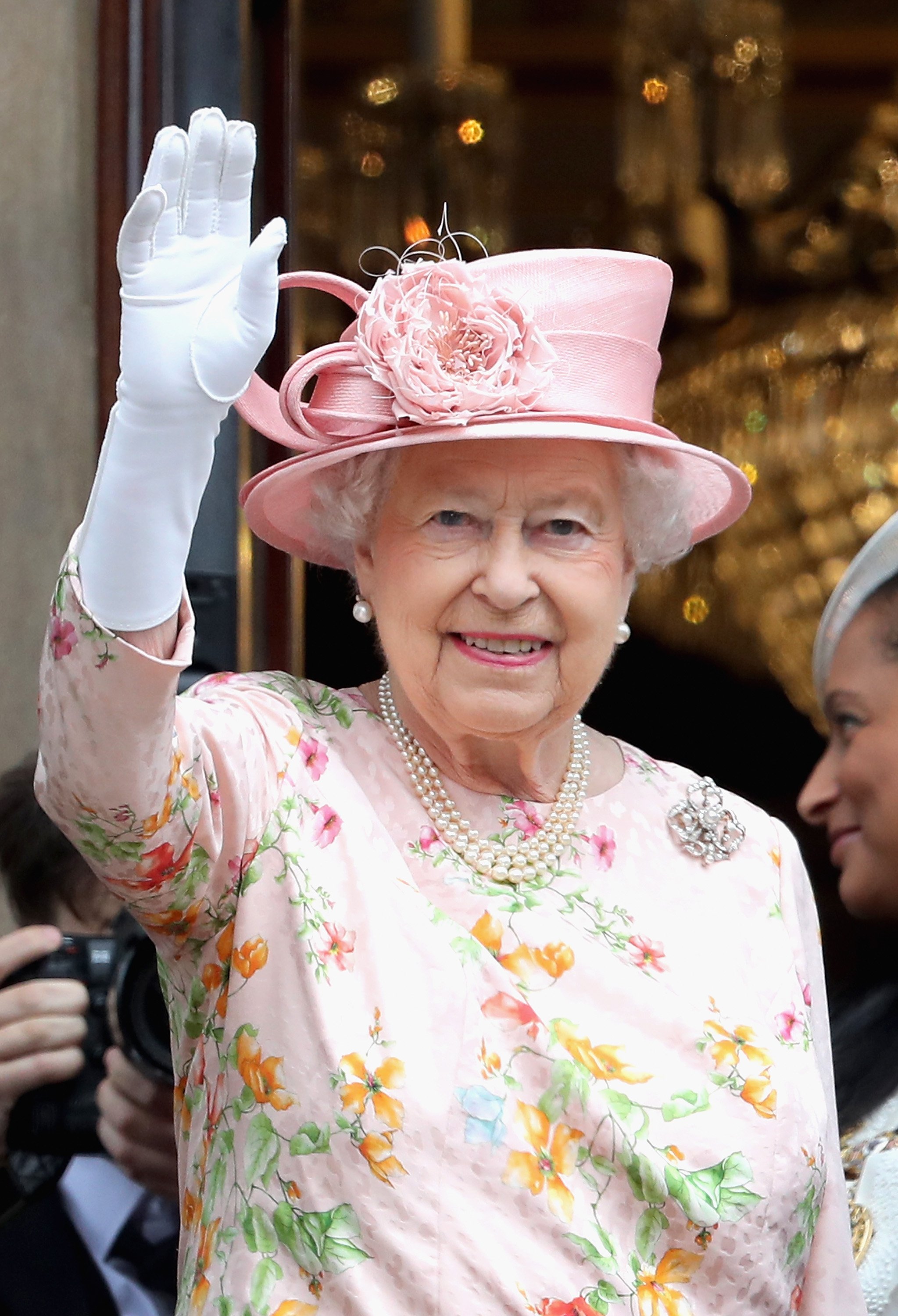 Queen Elizabeth in Liverpool England in 2016. | Source: Getty Images