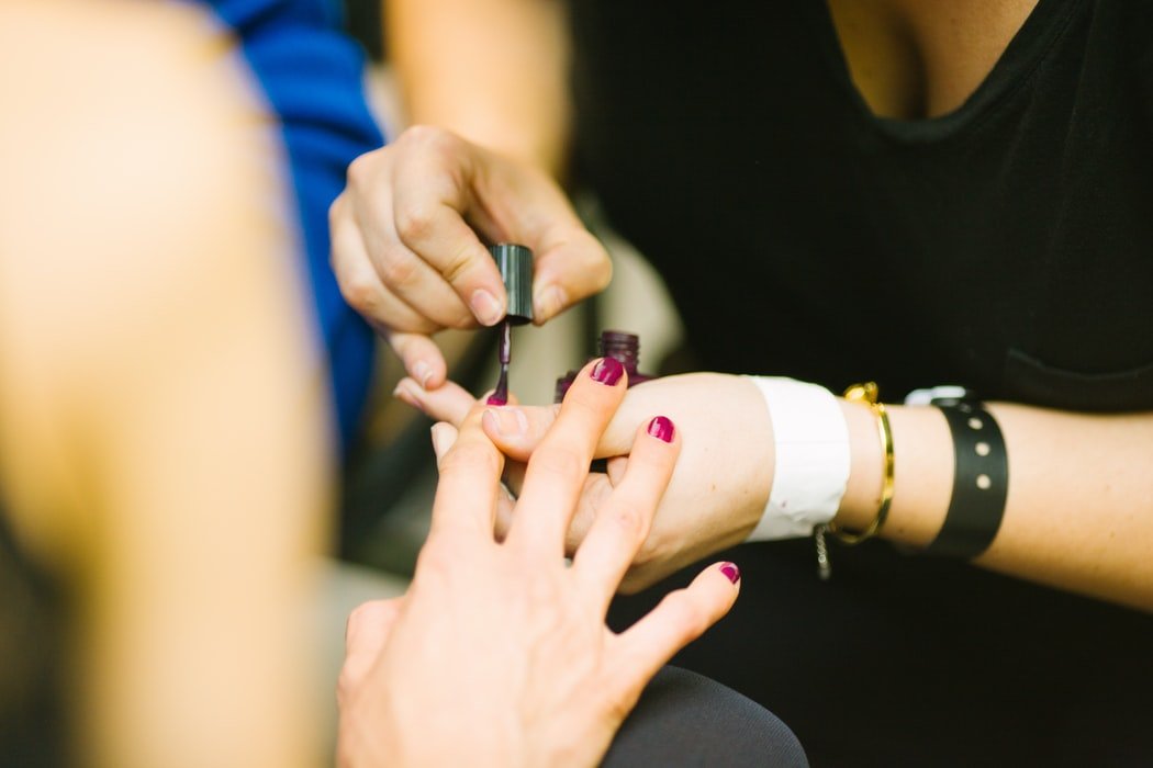 A soothing manicure | Source: Unsplash