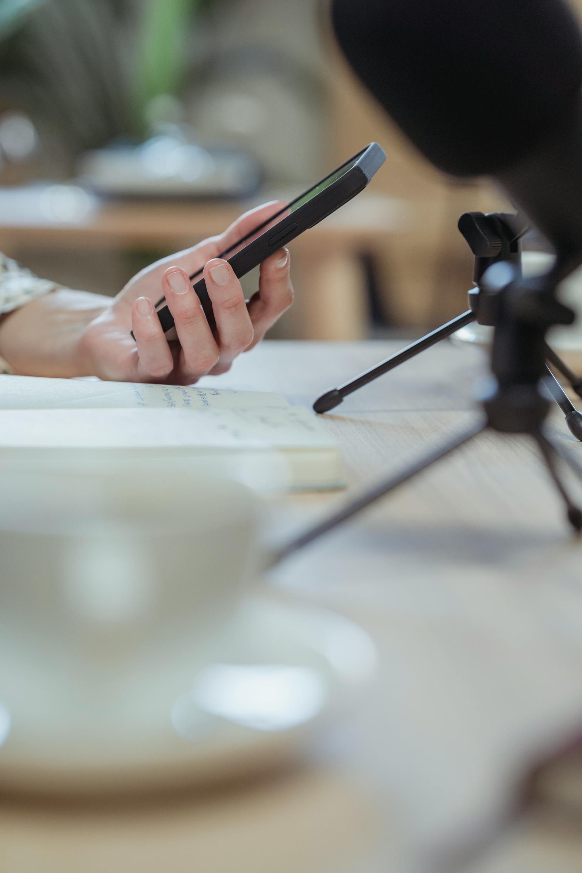 A woman using a smartphone | Source: Pexels