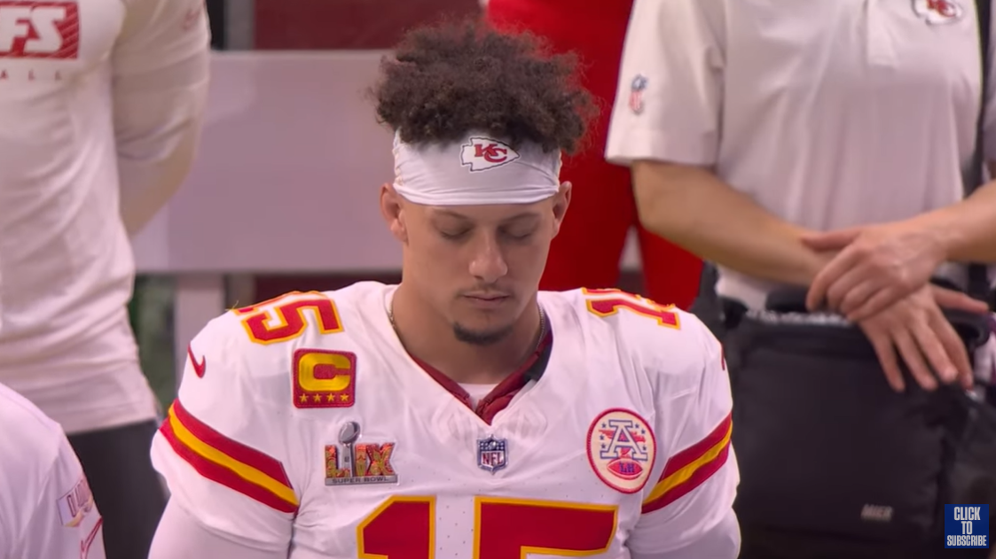 Patrick Mahomes listens to Lauren Daigle's "America the Beautiful" performance at Super Bowl LIX | Source: YouTube/NFLonFOX