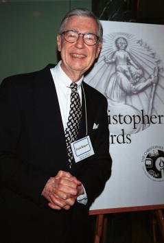 Fred Rogers at the presentation ceremony of the Christopher Awards February 22, 2001 in New York City | Photo: Getty Images