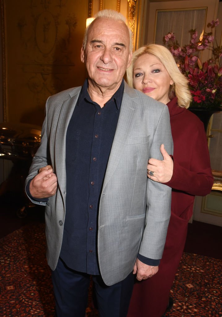 Le chanteur Michel Fugain et son épouse Sanda Fugain, le 15 avril 2019 à Paris, en France. | Photo : Getty lmages