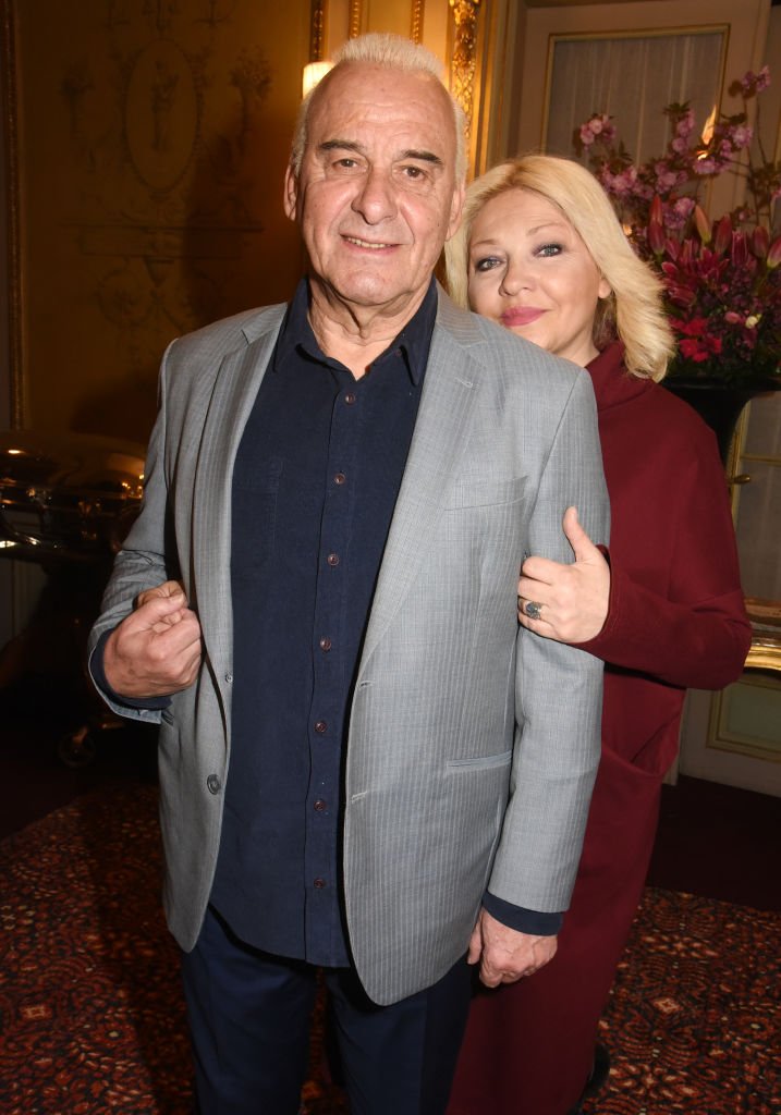Le chanteur Michel Fugain et son épouse Sanda Fugain, le 15 avril 2019 à Paris, en France. | Photo : Getty lmages