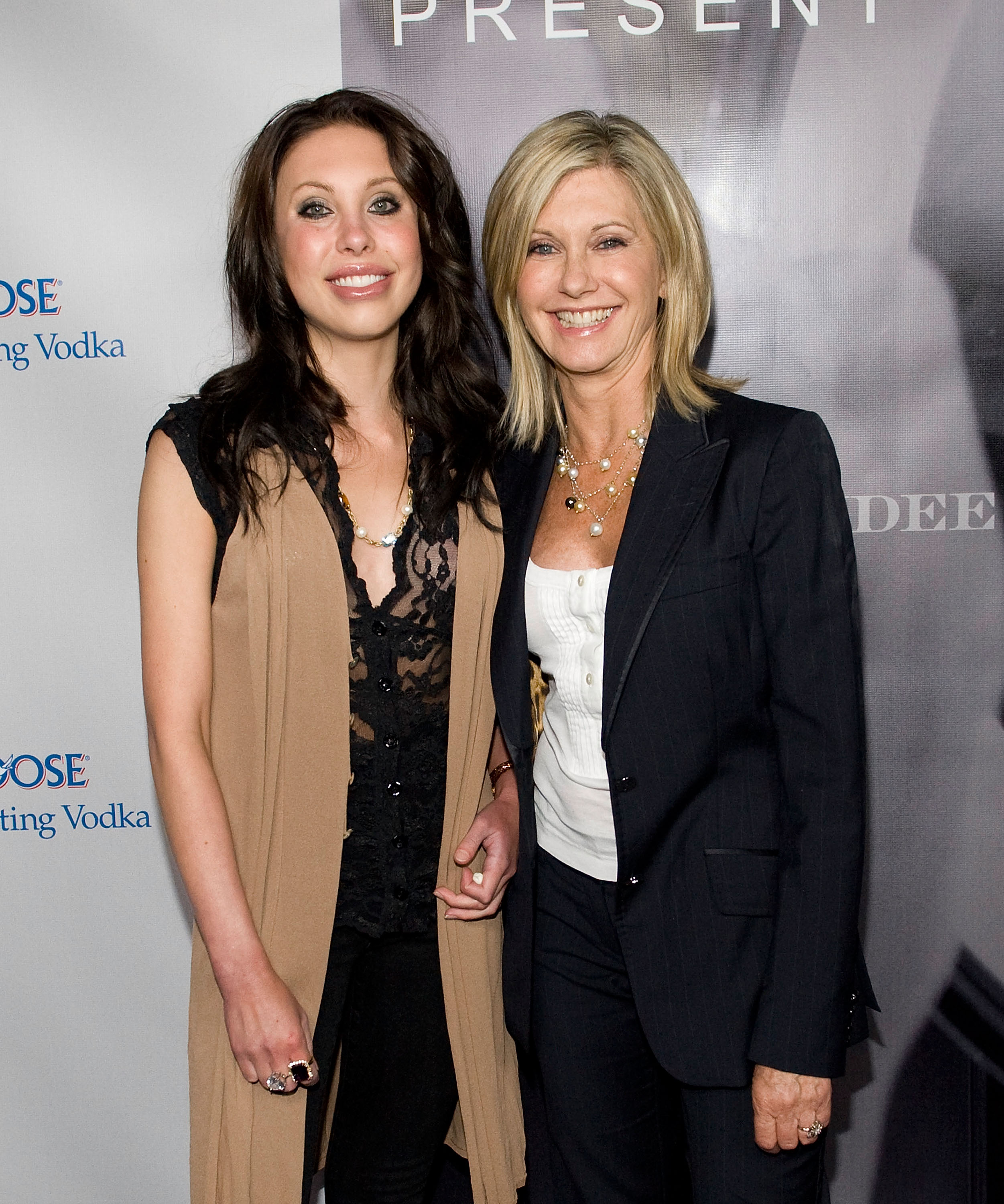 Olivia Newton-John and Chloe Lattanzi arrive at a book party for "21 Nights" by Prince and Randee St. Nicholas held at a private residence on May 30, 2008, in Los Angeles, California. | Source: Getty Images