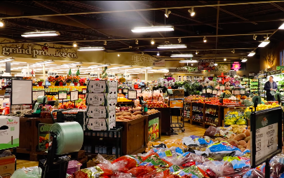 Inside the grocery store in "Home Alone" in Chicago, Illinois posted on December 21, 2022 | Source: YouTube/Going to the Movies!