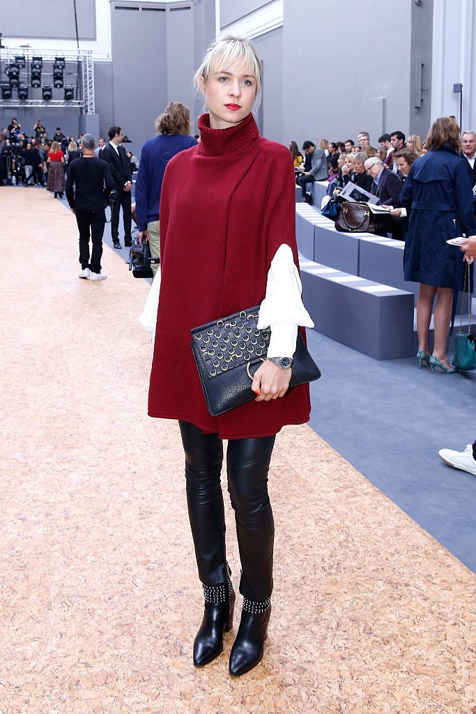 Anne-Sophie Mignaux assiste au défilé Chloé dans le cadre de la Fashion Week de Paris Printemps / Été 2016. Tenue au Grand Palais le 1er octobre 2015 à Paris, France. | Photo : Getty Images