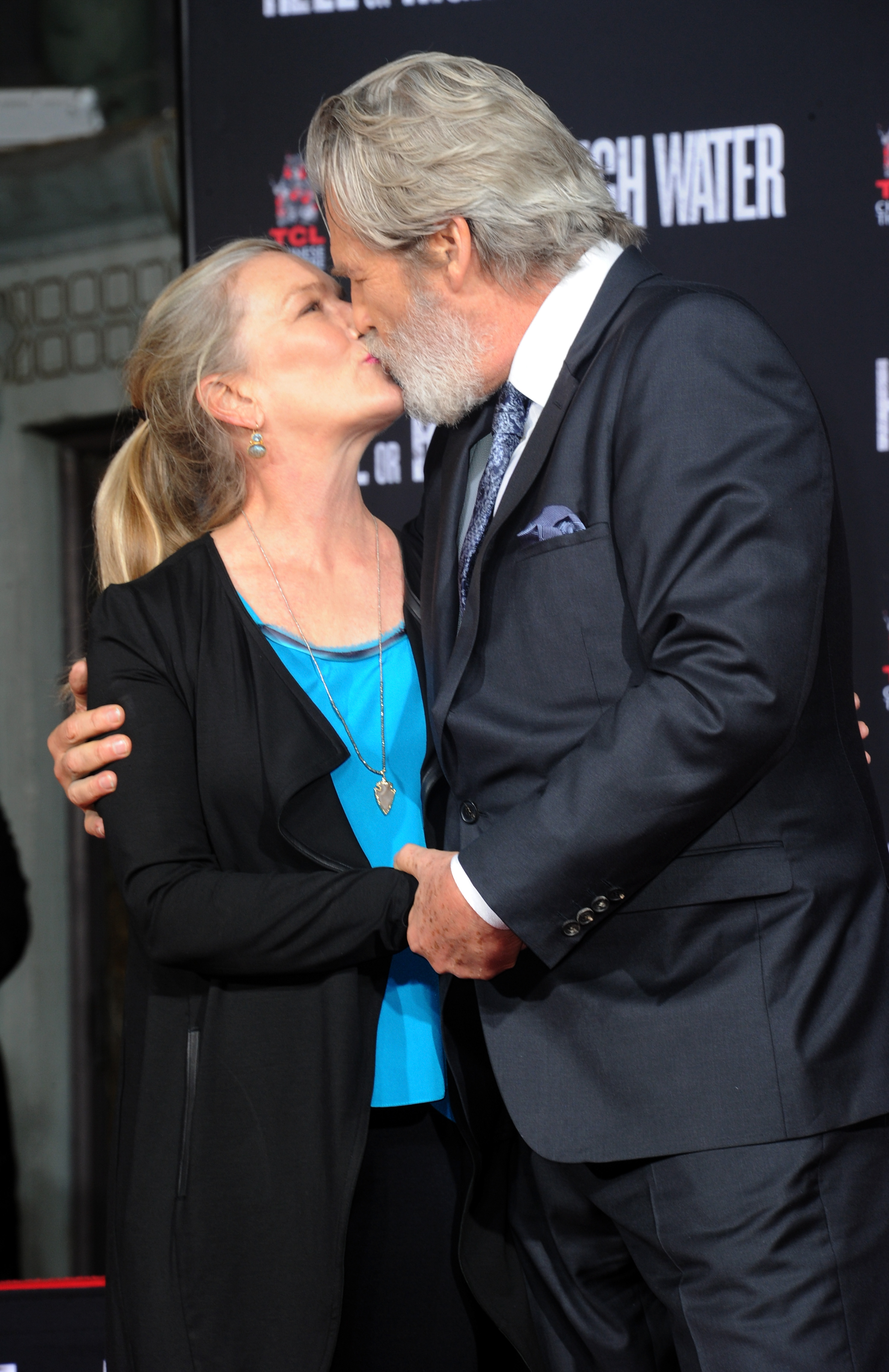 Jeff Bridges and his wife Susan attend his Hand and Footprint Ceremony at TCL Chinese 6 Theatre, Hollywood, on January 6, 2017 | Source: Getty Images