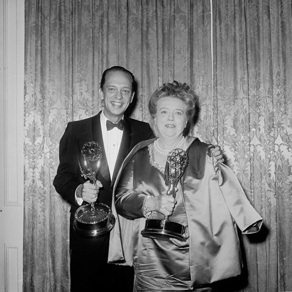 Don Knotts and Frances Bavier at the Emmy Awards in 1967. | Photo: Hulton Archive/Getty Images)