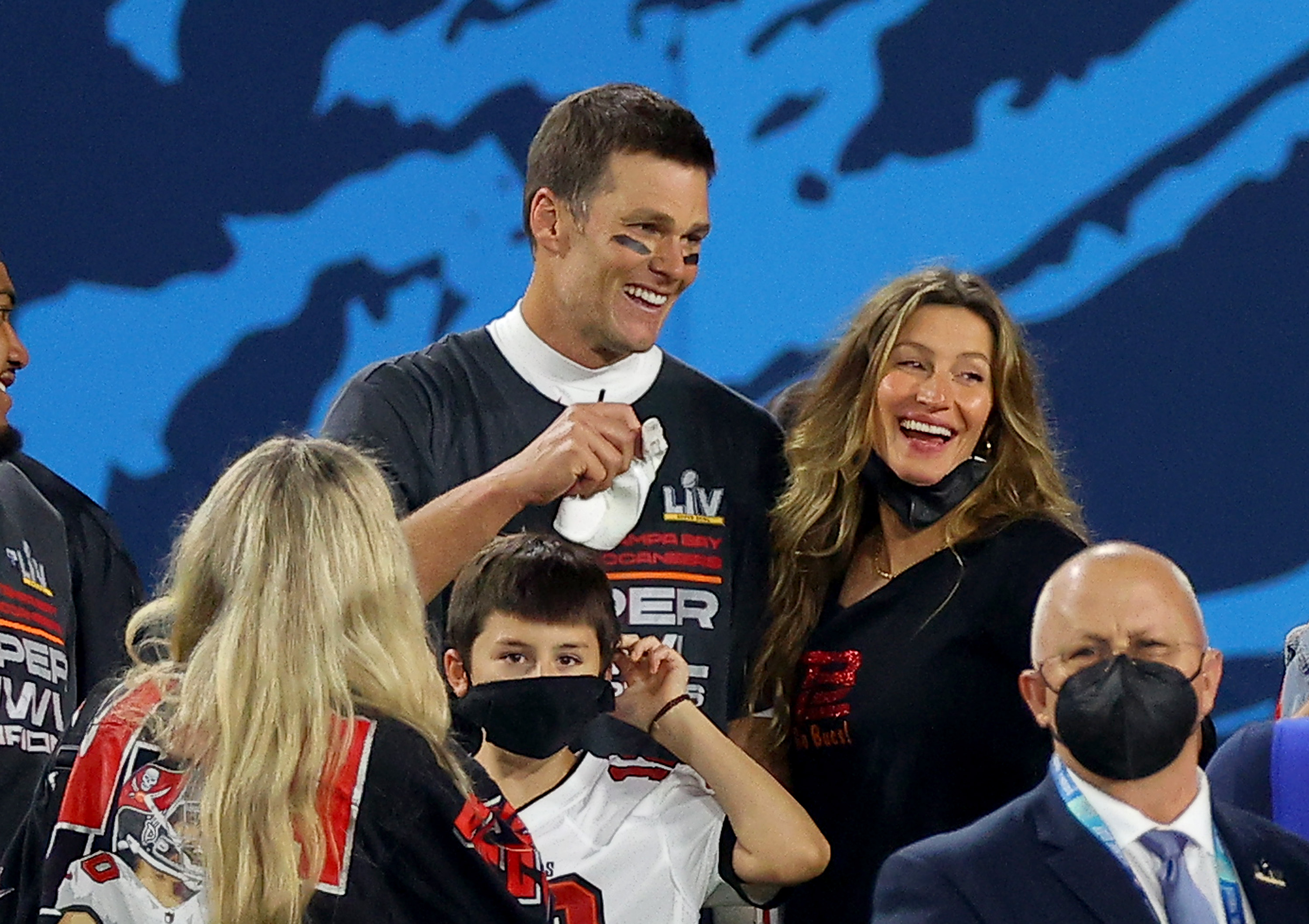 Tom Brady #12 of the Tampa Bay Buccaneers celebrates with Gisele Bundchen after winning Super Bowl LV at Raymond James Stadium on February 7, 2021 in Tampa, Florida. | Source: Getty Images