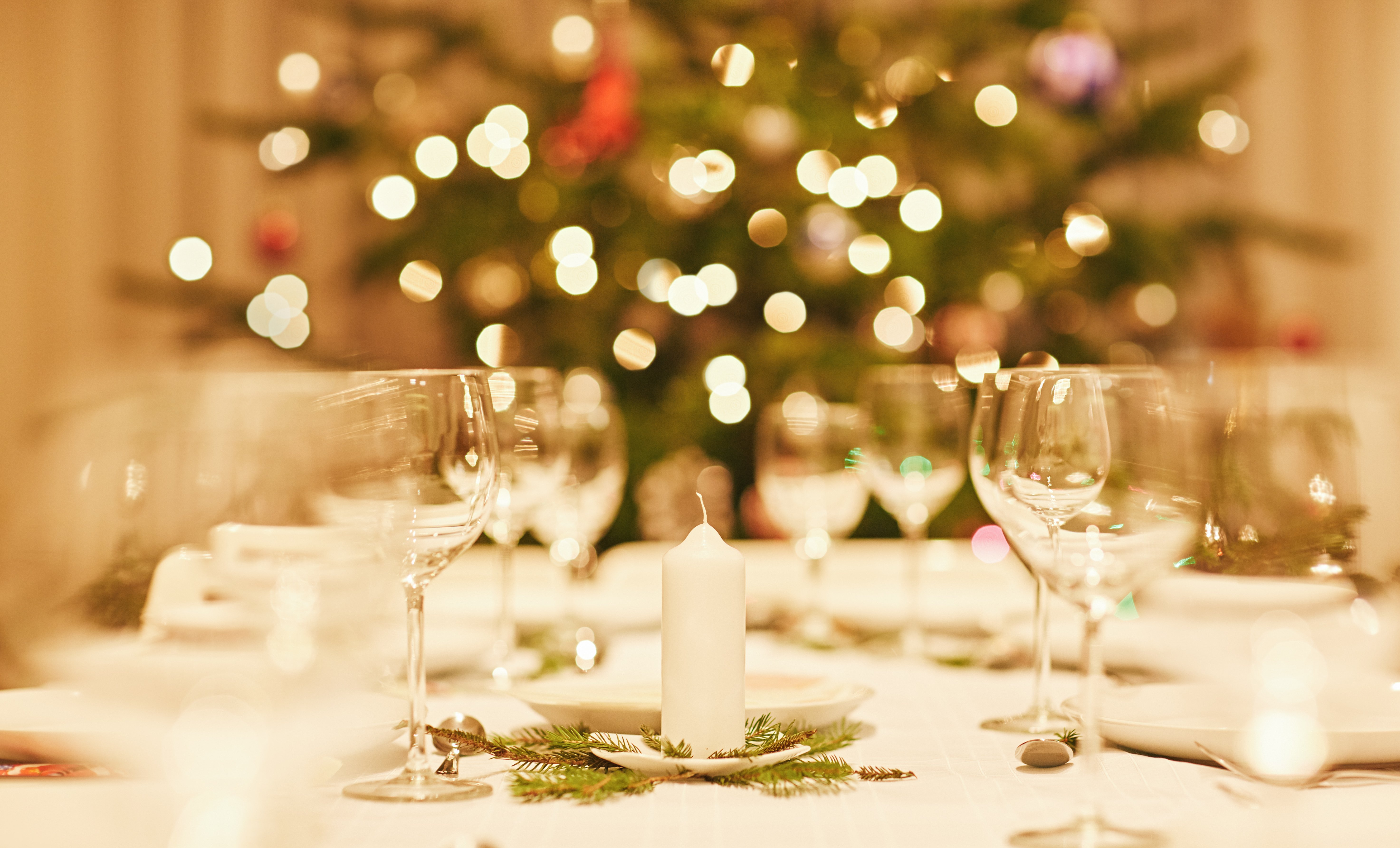 The newly divorced couple agreed to have dinner together. | Source: Shutterstock