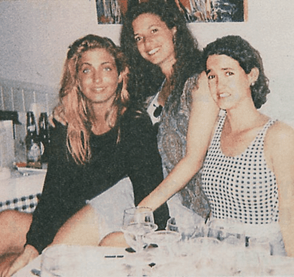 From left: Caroline Bessette, Lisa Ann Bessette, and Lauren Bessette. | Source:clickr.com