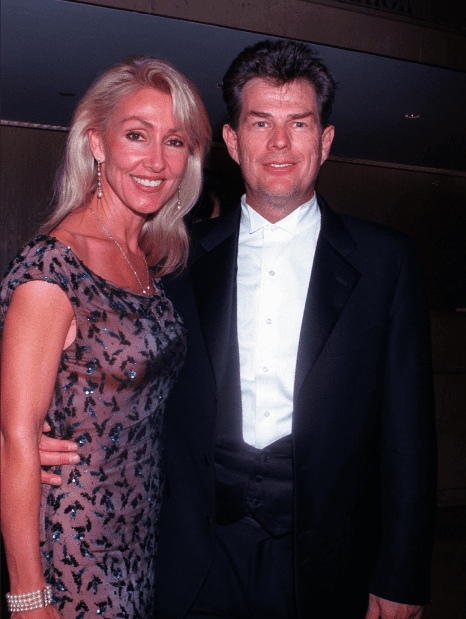 David Foster with his wife Linda Thompson at The Carousal of Hope Fundraiser on October 23 1998  | Source: Getty Images