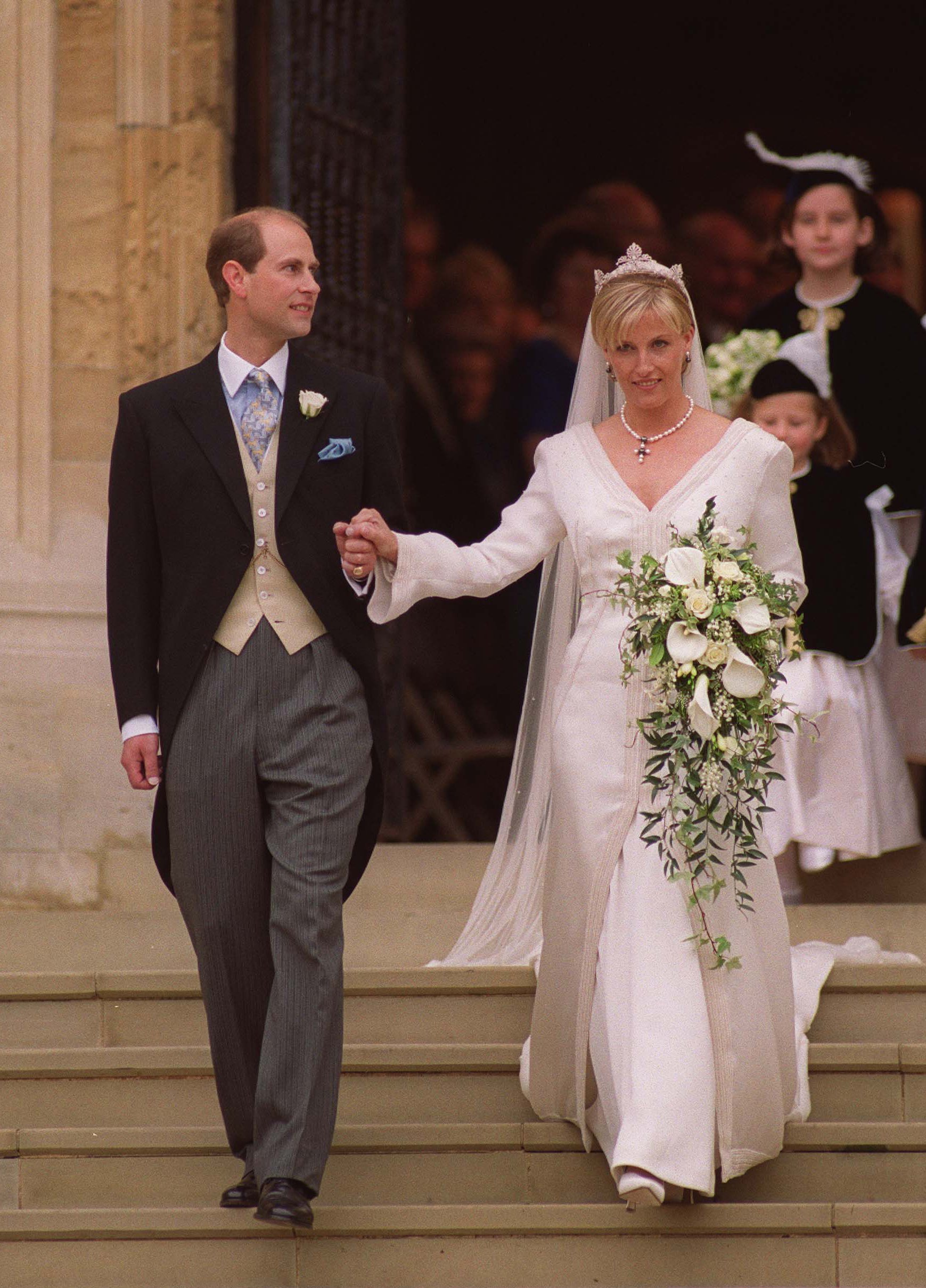 Prince Edward and Sophie Wessex in London on their wedding day in 1999. | Source: Getty Images