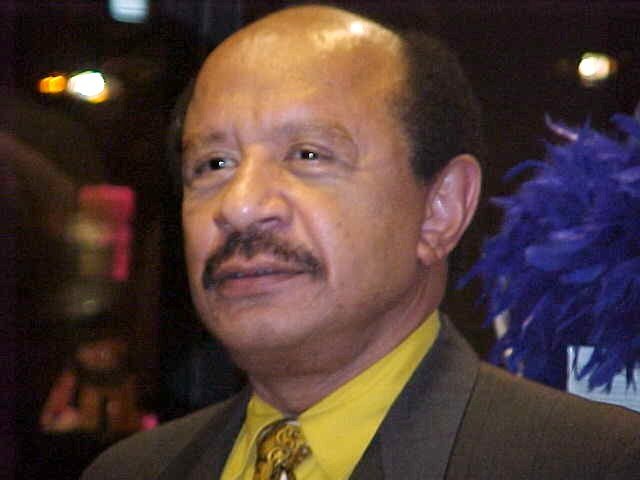 Sherman Helmsley, taken at the Hustler Hollywood store on December 3, 1999. | Photo: Wikimedia Commons Images Sherman Helmsley, taken at the Hustler Hollywood store on December 3, 1999. | Photo: Wikimedia Commons Images