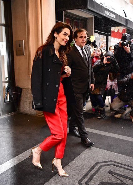  Amal Clooney leaves The Mark Hotel after attending Meghan, Duchess of Sussex's baby shower on February 20, 2019 in New York City | Photo: Getty Images