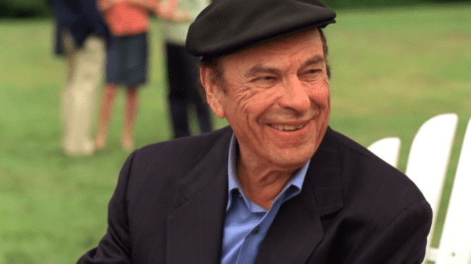 Rip Torn as Don Geiss in "30 Rock" between 2007 and 2008 | Photo: YouTube/30 Rock Official