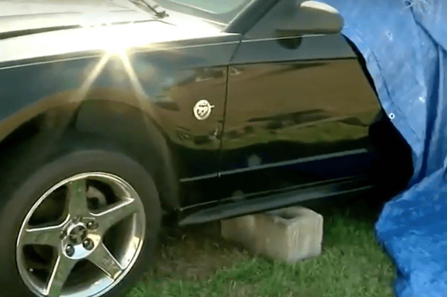 A black Mustang convertible. | Source: facebook.com/FOX 28 Columbus 