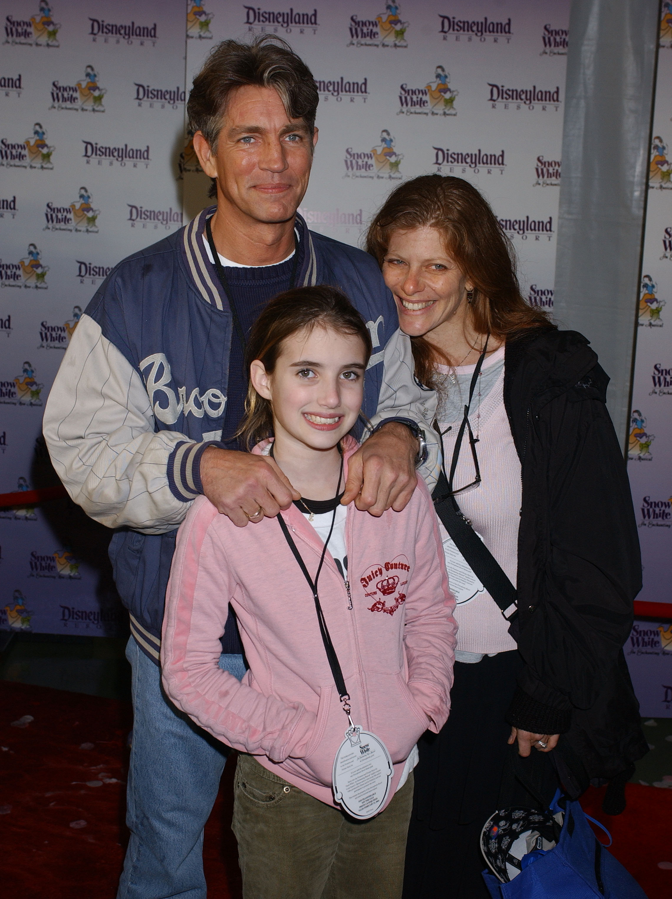 The actor, his daughter and his wife at the "Snow White - An Enchanting New Musical" premiere.