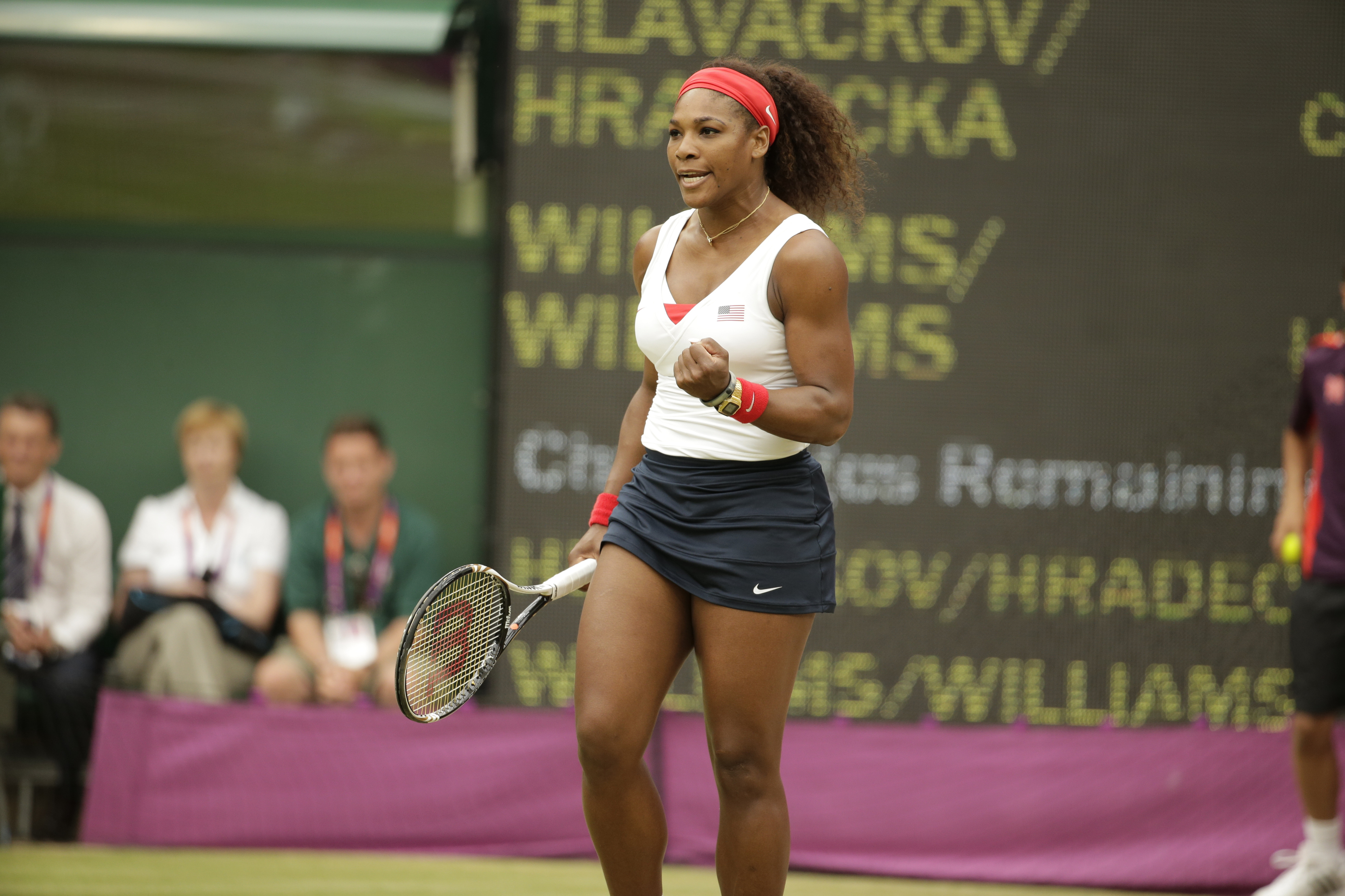 Serena Williams celebrates on the field during the 2012 Summer Olympics on August 5 | Source: Getty Images