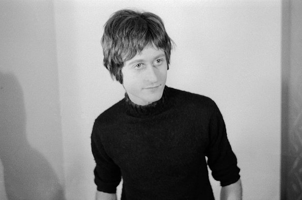 Michel Polnareff à Hambourg, en Allemagne, à la fin des années 1960. | Photo : Getty Images Michel Polnareff à Hambourg, en Allemagne, à la fin des années 1960. | Photo : Getty Images