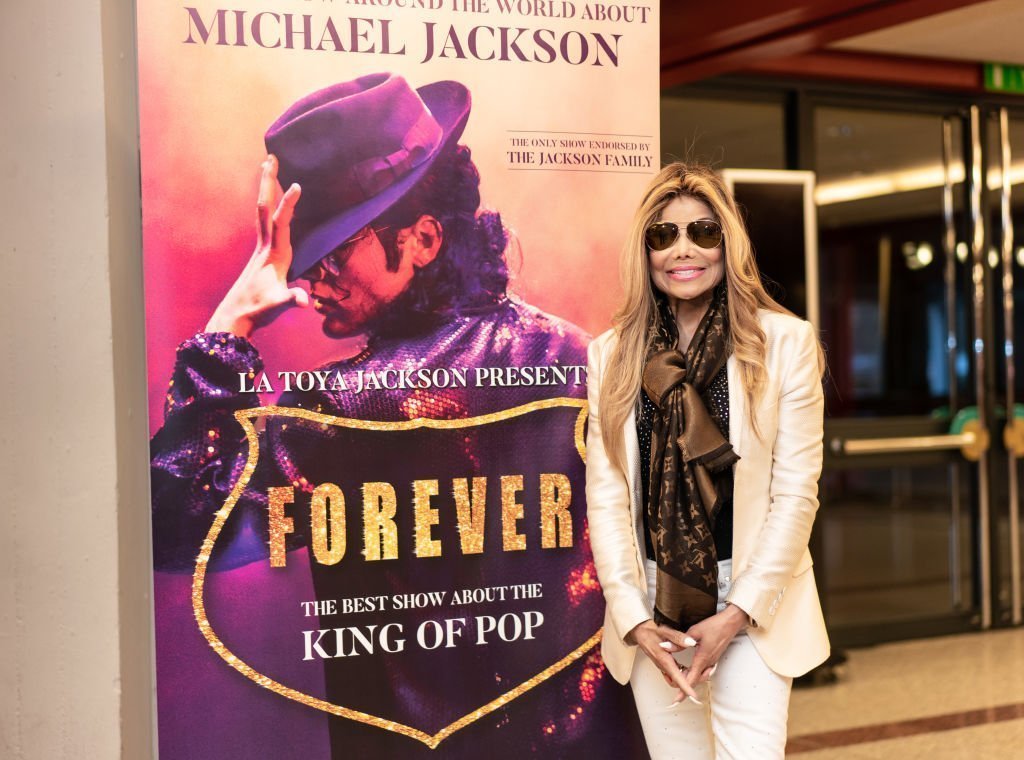  LaToya Jackson visits the Jahrhunderthalle in the Höchst district before her tour of Germany. Under the title "Forever - King of Pop" she will appear in 15 German cities | Photo: Getty Images