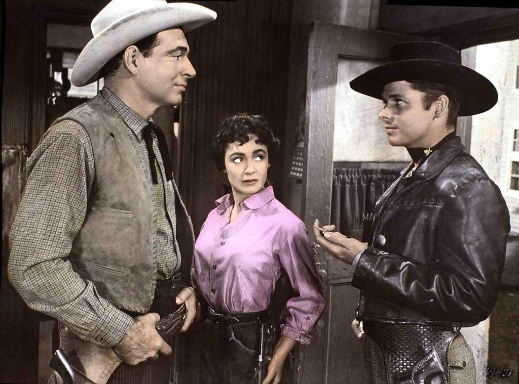 Susan Cabot in a scene from the movie, Duel At Silver Creek | Photo: Getty Images