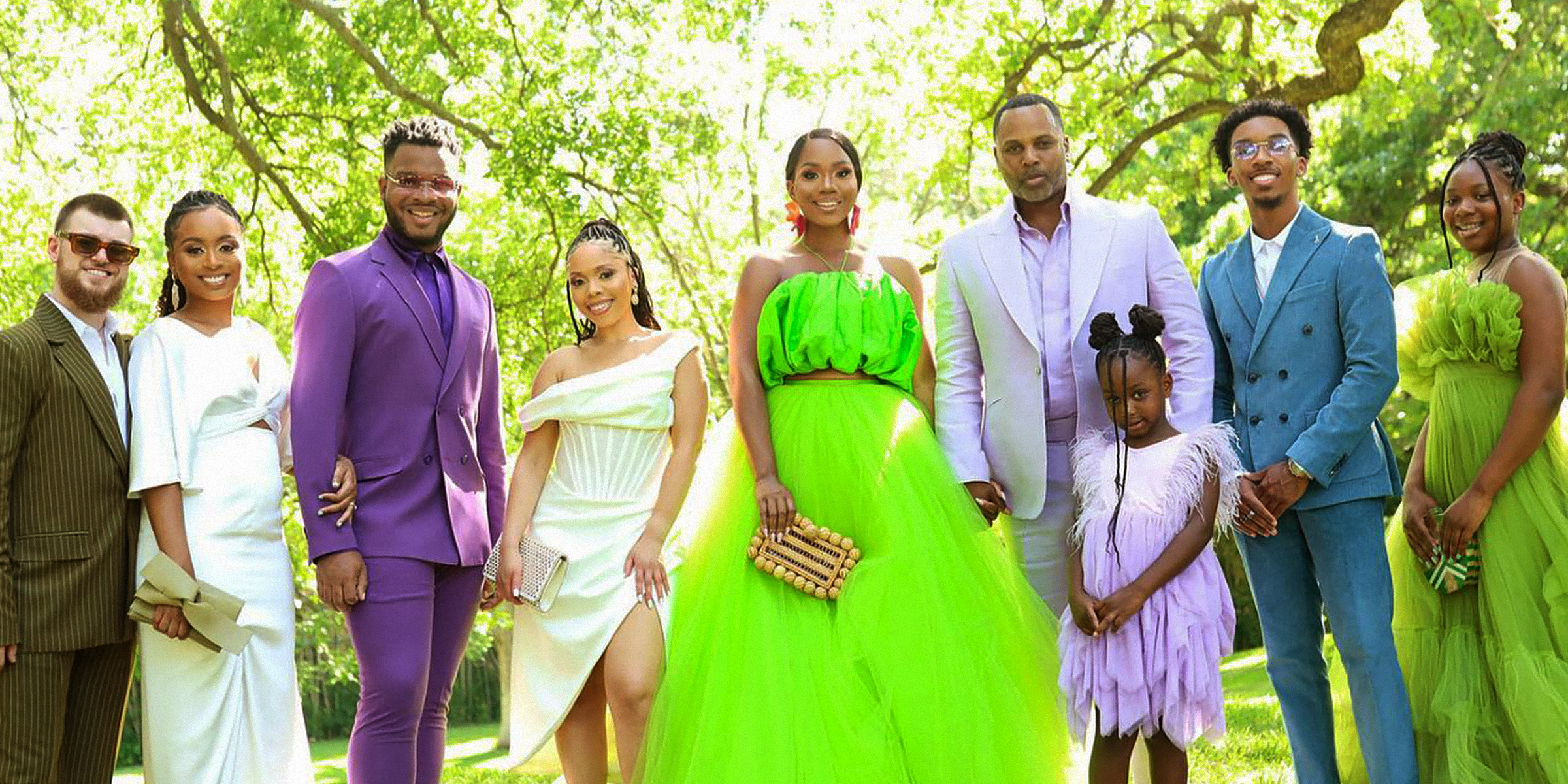 (L-R) Tyler Headlee, Ren Roberts-Headlee, Malachi Jakes, Teya Roberts, Sarah Jakes Roberts, Toure Roberts, Ella Roberts, Isaiah Roberts, and Makenzie | Source: Instagram/sarajakesroberts