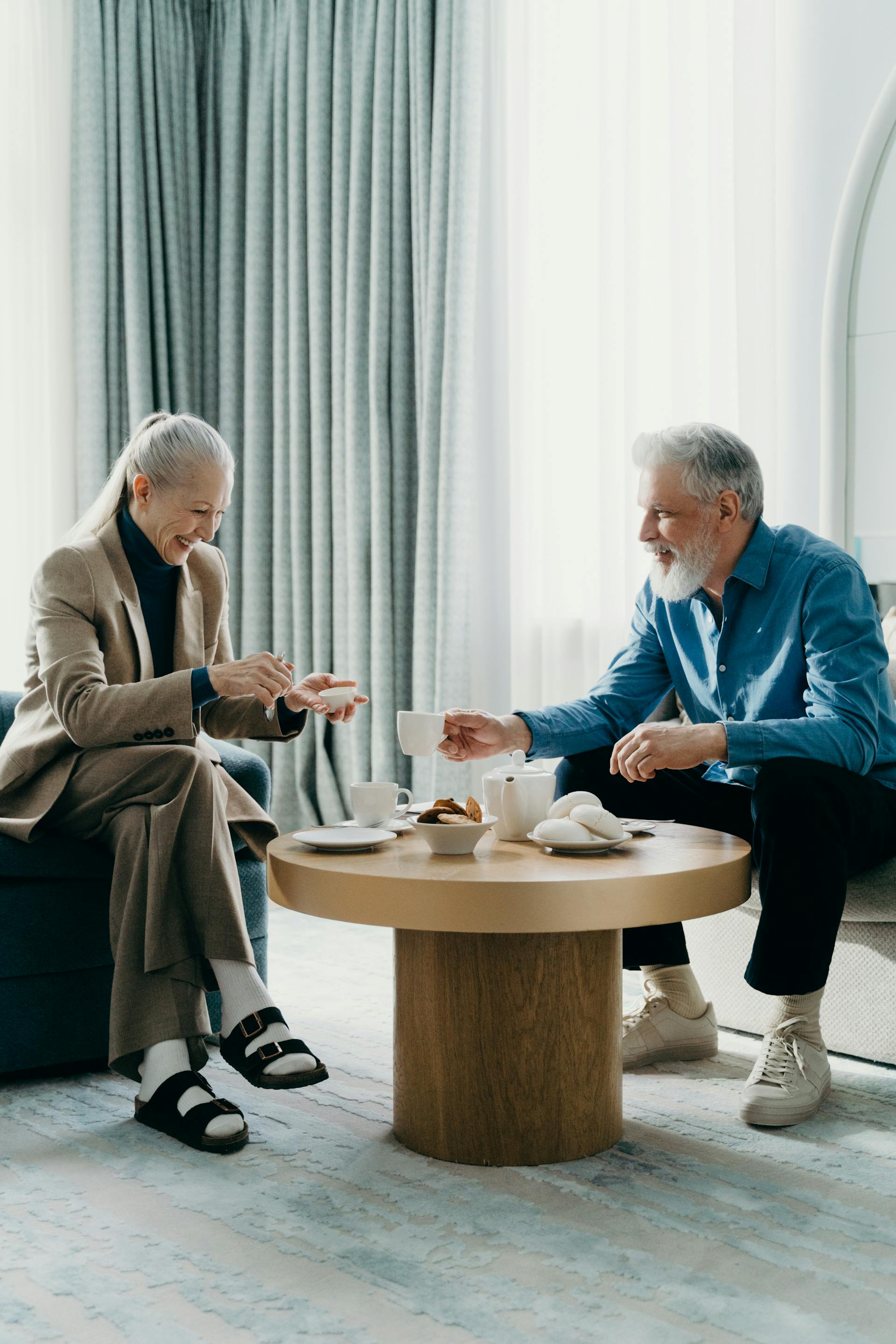An elderly couple spending time with each other | Source: Pexels