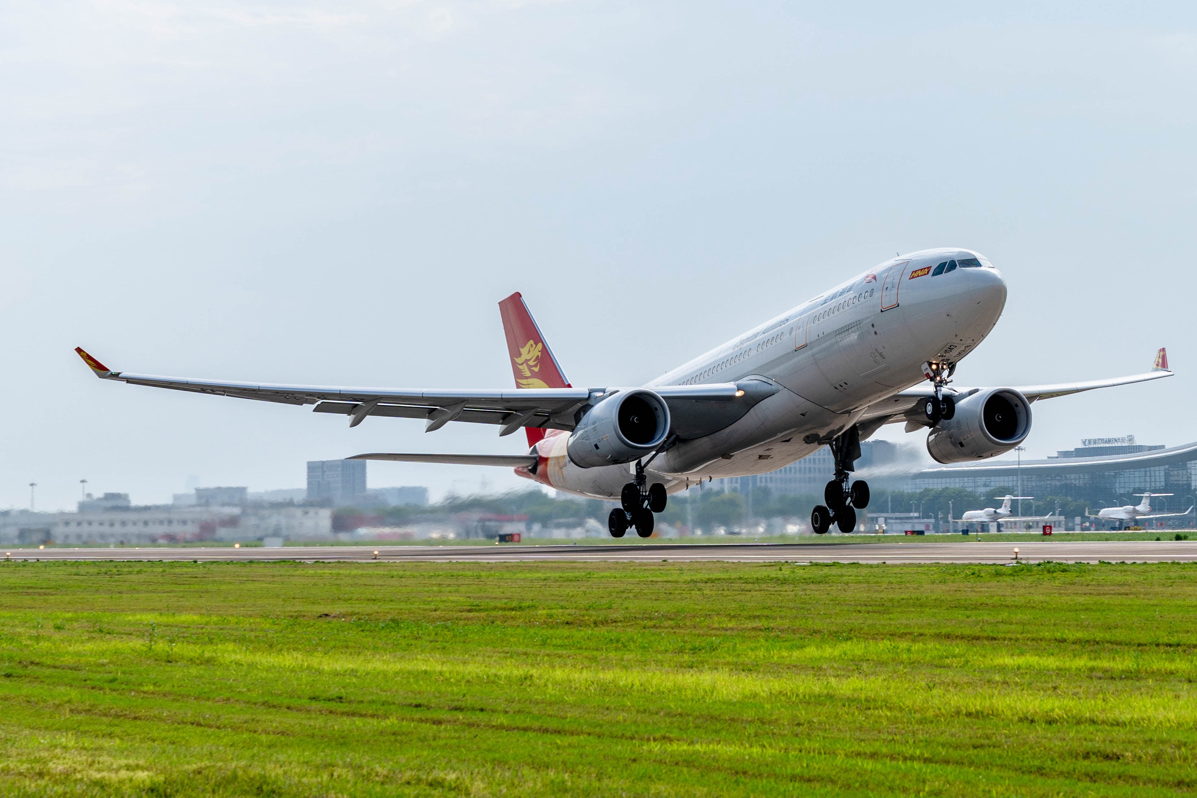 The Airbus A350-200 of Capital Airlines Flight JD385 is taking off from Hangzhou Xiaoshan International Airport on its way to Melbourne, Australia, in Hangzhou, China, on June 16, 2024 | Source: Getty Images