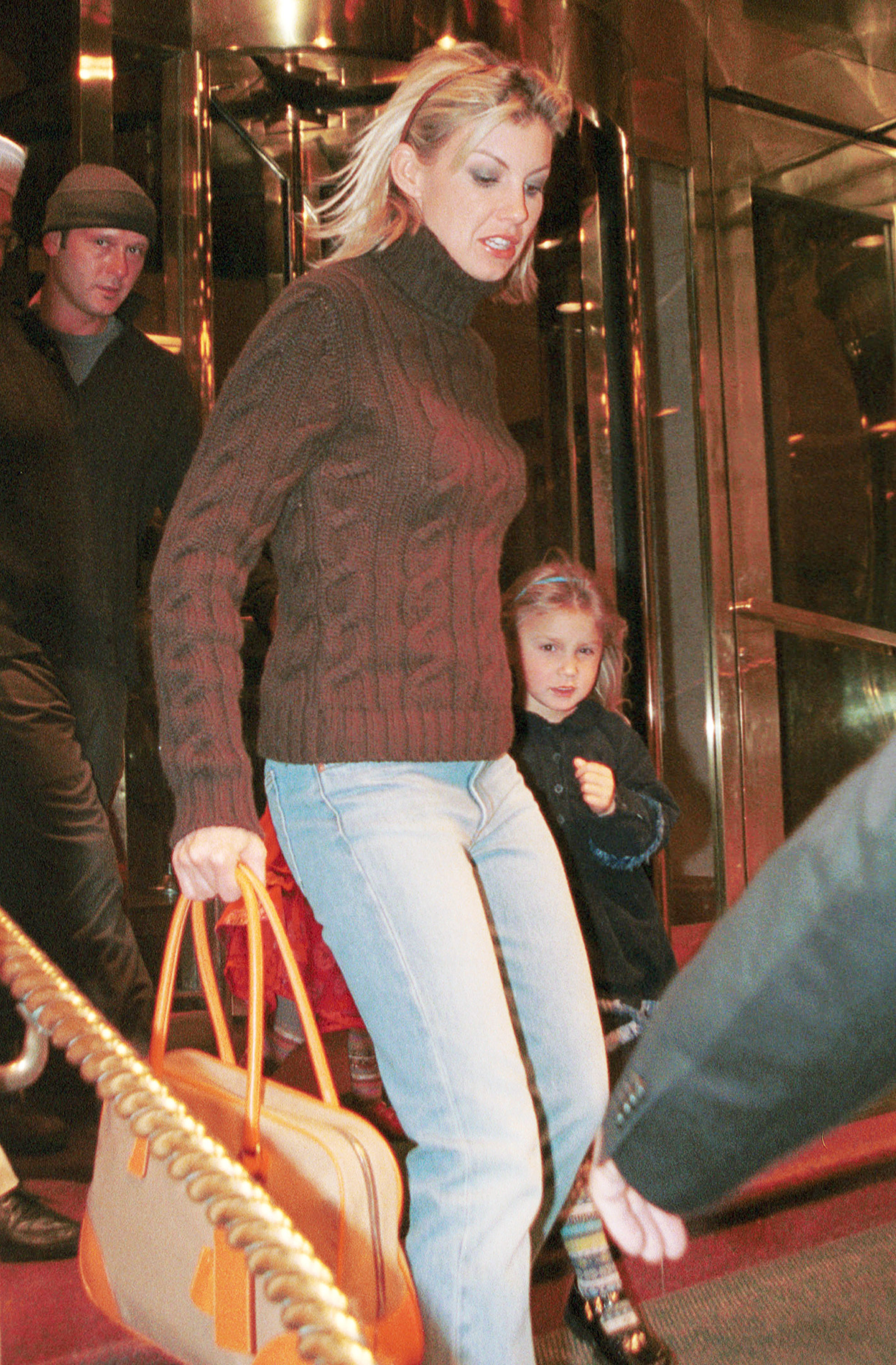 Faith Hill, Tim McGraw and Gracie Katherine in New York City on March 30, 2001 | Source: Getty Images
