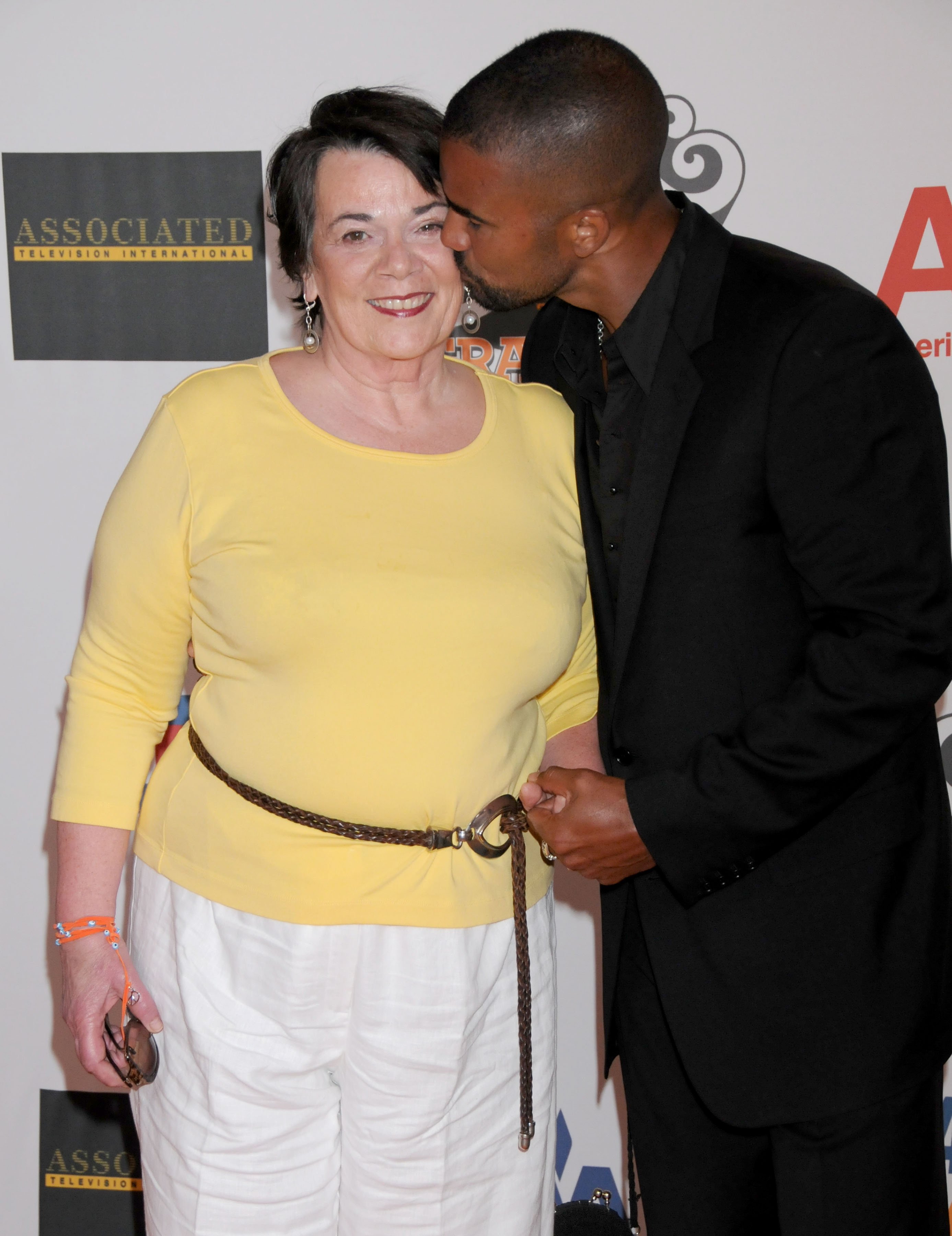 Shemar Moore and his mother, Marilyn Joan Wilson-Moore, at the 16th Annual Race To Erase MS on May 8, 2009, in Century City, California | Source: Getty Images