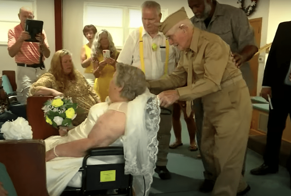 Ulysses and Lorraine Dawson recreate their wedding for their 75th anniversary. | Source: youtube.com/WUSA9 