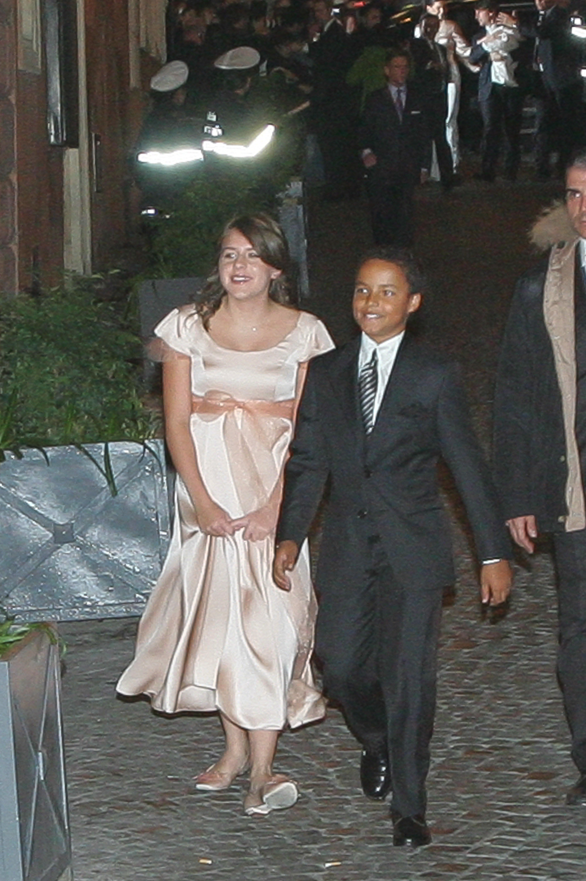 Isabella Kidman-Cruise and Connor Kidman-Cruise arrive at the 'Nino' restaurant two days ahead Tom Cruise and Katie Holmes wedding in Rome on November 16, 2006 in Rome, Italy. | Source: Getty Images