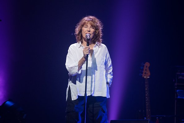 Jane Birkin se produit pendant Immortel Show à la mémoire d'Alain Bashung au Grand Rex le 2 octobre 2019 à Paris, France. | Photo : Getty Images