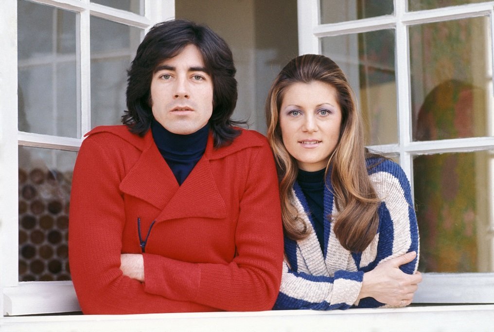 Portrait de Sheila et Ringo chez eux à Feucherolles le 5 mars 1973, France. | Photo : Getty Images