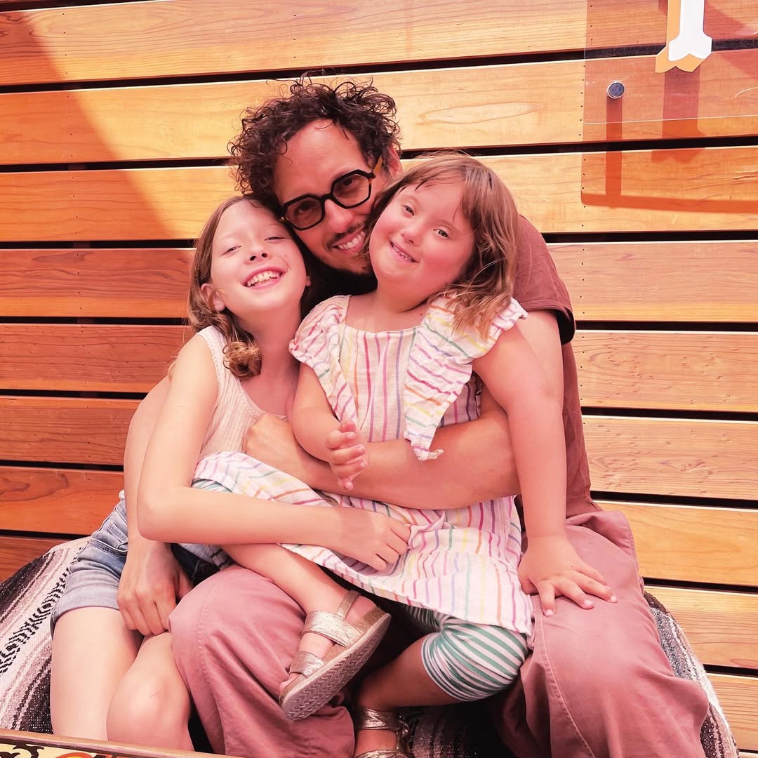Lucette Gungor with her sister and father from a post dated June 21, 2021. | Source: Instagram/lisagungor