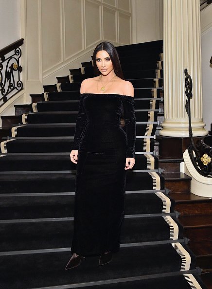  Kim Kardashian attends VIOLET GREY x Victoria Beckham Beauty LA Dinner on November 20, 2019 | Photo: Getty Images
