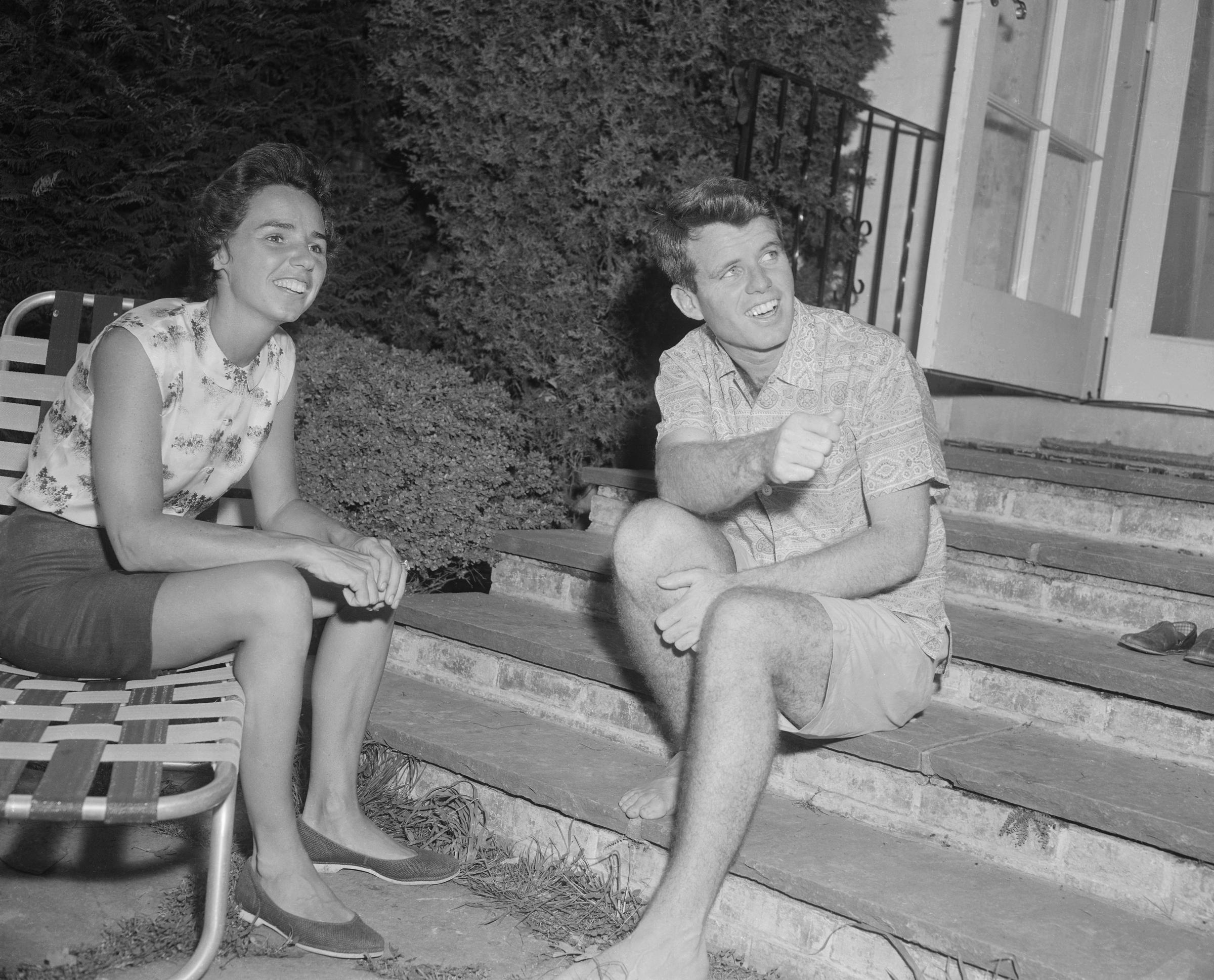 Ethel and Robert F. Kennedy sit, talking, on June 25, 1957 | Source: Getty Images