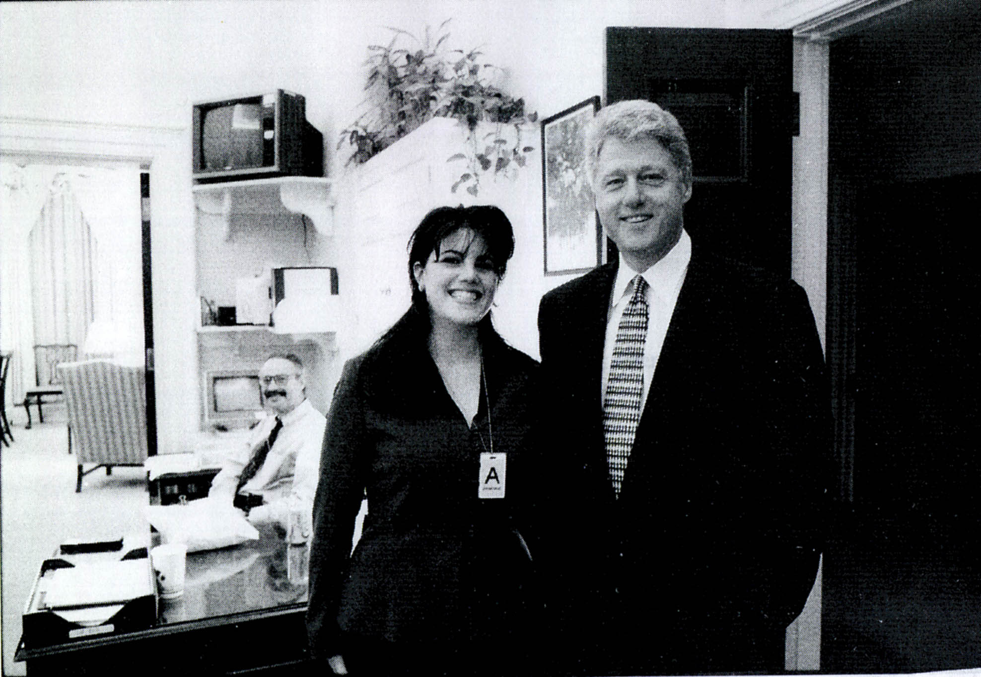 Monica Lewinsky and former president Bill Clinton at a White House function in the mid 90s | Photo: Getty Images