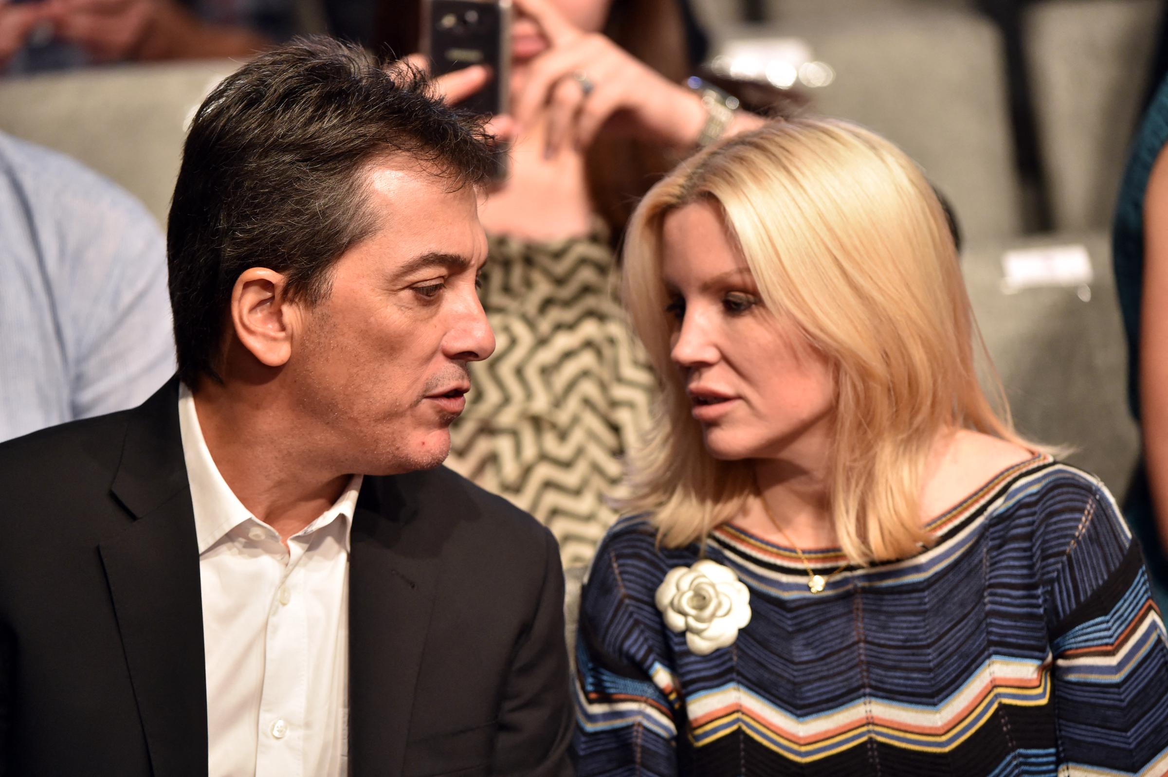 Scott and Renee Baio attend the final presidential debate at the Thomas & Mack Center in Las Vegas, Nevada, on October 19, 2016 | Source: Getty Images