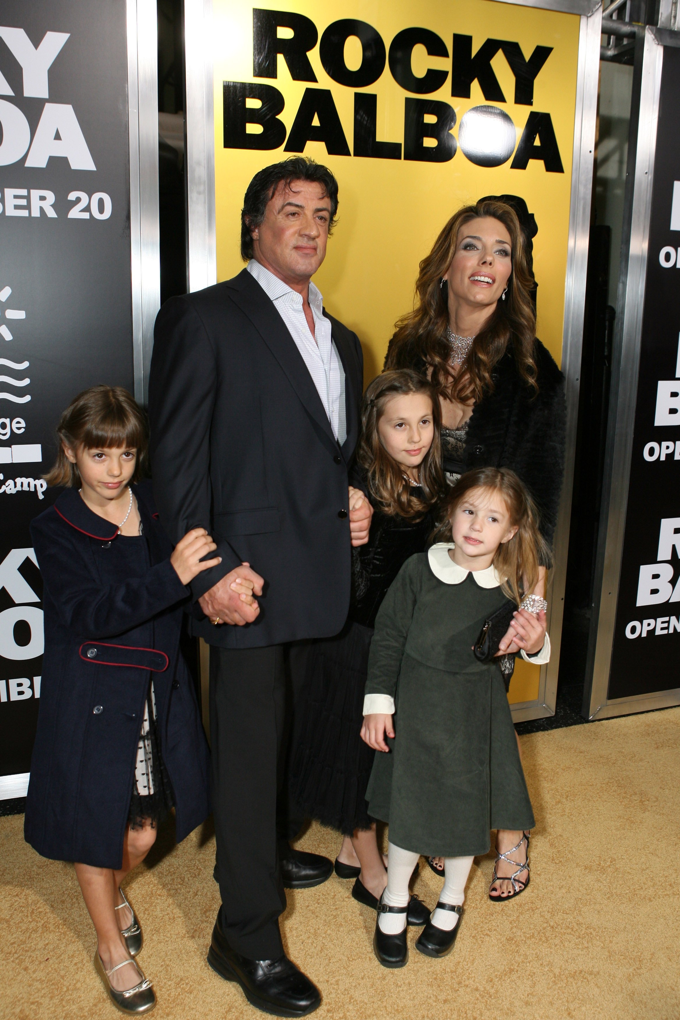 Sistine Stallone, Sylvester Stallone, Sophia Stallone, Scarlet Stallone and Jennifer Flavin attend the world premiere of "Rocky Balboa" on December 13, 2006 | Source: Getty Images 
